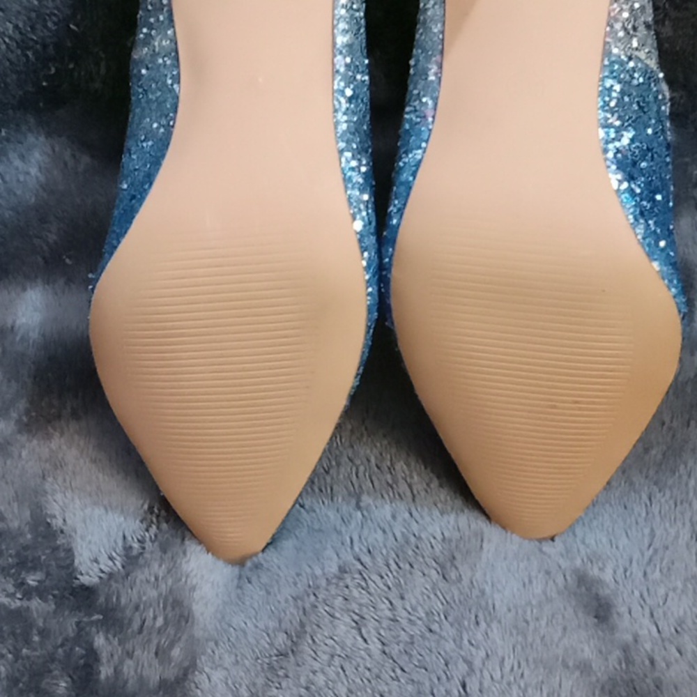 Heels - Picture 2 of 2